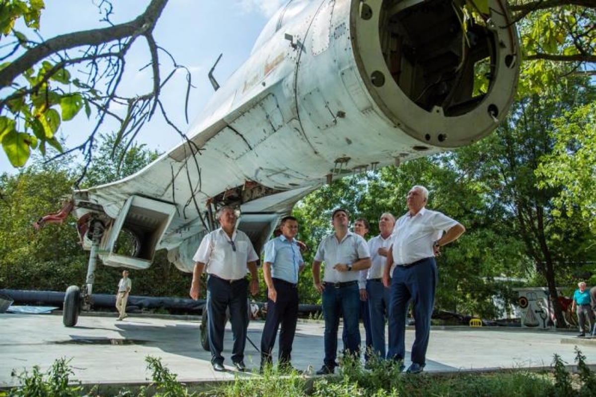 В анапский парк военной техники доставили истребитель | 01.09.2018 | Анапа  - БезФормата