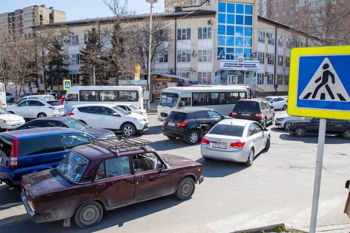 Перекресток анапа. Самый проблемный перекресток. Перекрёсток Анапа Краснодарская улица. Анапа дорожная ситуация.