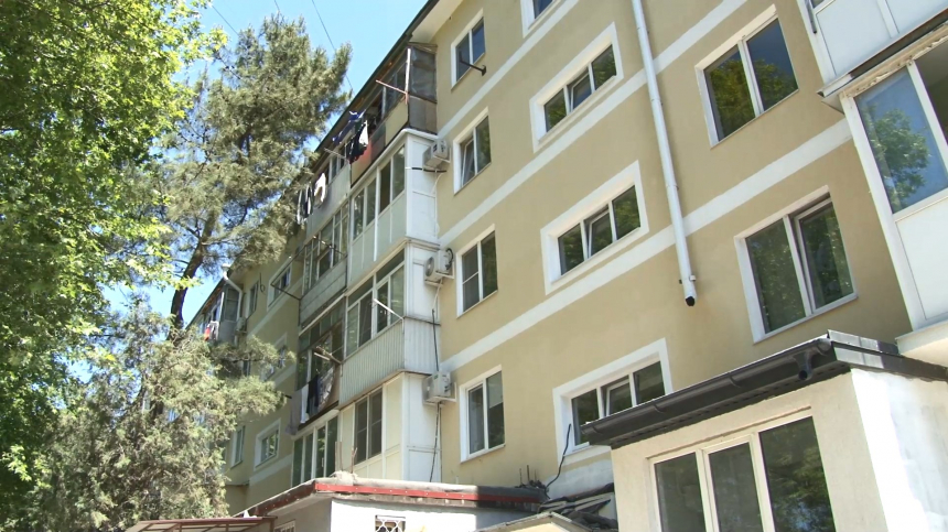 Заместитель прокурора Анапы проверил ход капитального ремонта МКД курорта