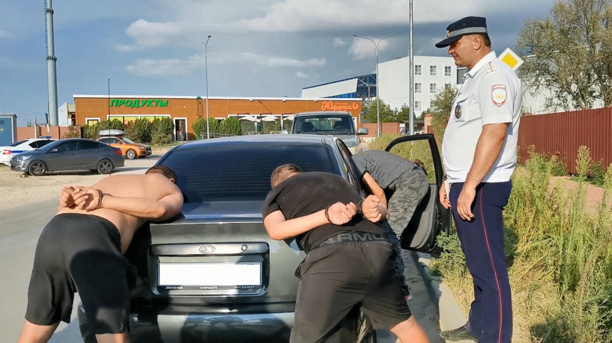 Авто-жулики: анапские полицейские задержали подозреваемых в серии краж