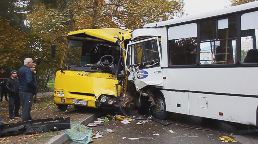 В Анапе столкнулись два пассажирских автобуса, есть пострадавшие
