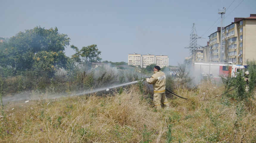 В Анапе ликвидирован пожар в районе ТРЦ «Красная площадь»