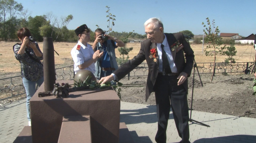 В Анапе открыли памятник Неизвестному солдату