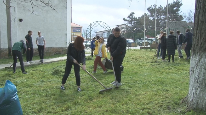Жители Анапы приняли активное участие во Всероссийском субботнике