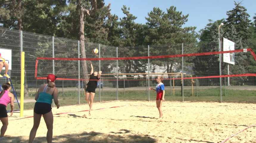 В Анапе прошёл турнир по пляжному волейболу среди женщин