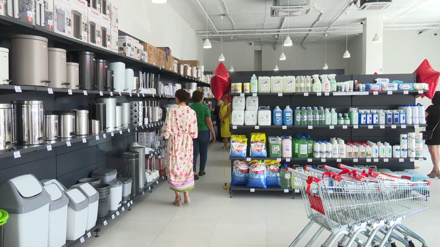 В Анапе открылся магазин-склад по оснащению бизнес-объектов и госучреждений