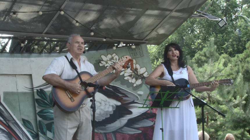 Благотворительные фонды «Капельки добра» и «Анапа вместе» организовали концерт в центре курорта