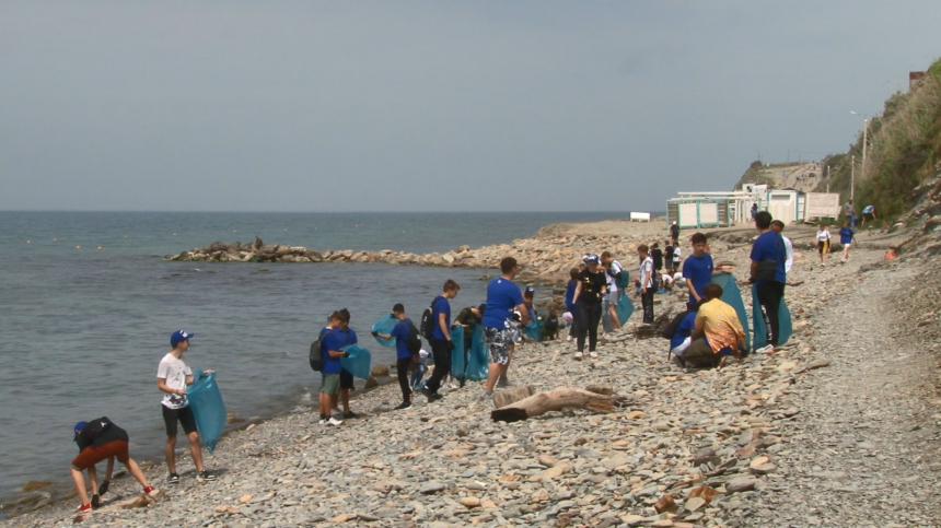 Сразу на двух пляжах Анапы прошли экологические акции