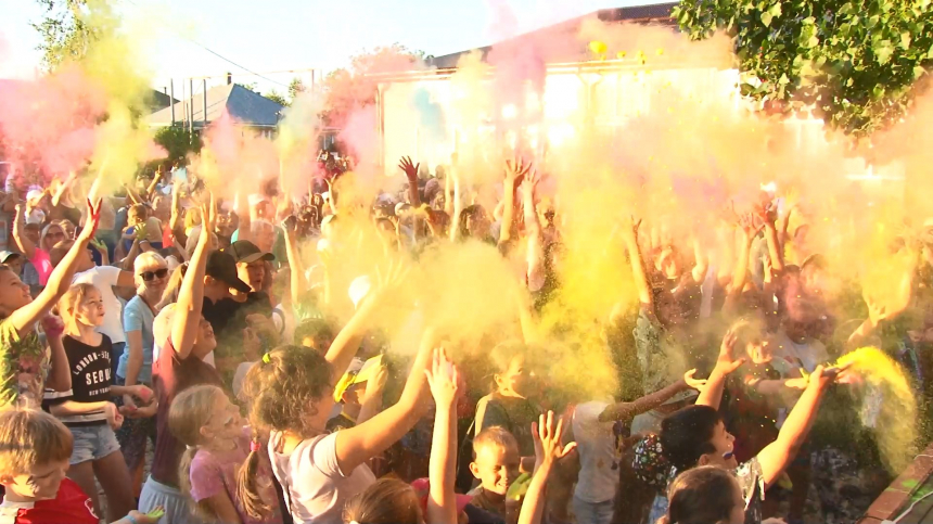 В селе Цибанобалка прошел масштабный фестиваль красок