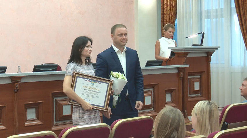 Василий Швец поздравил анапских работников строительной отрасли с их профессиональным праздником