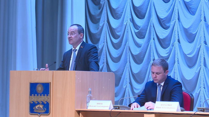Председатель Законодательного Собрания края Юрий Бурлачко рассказал о результатах работы регионального ...