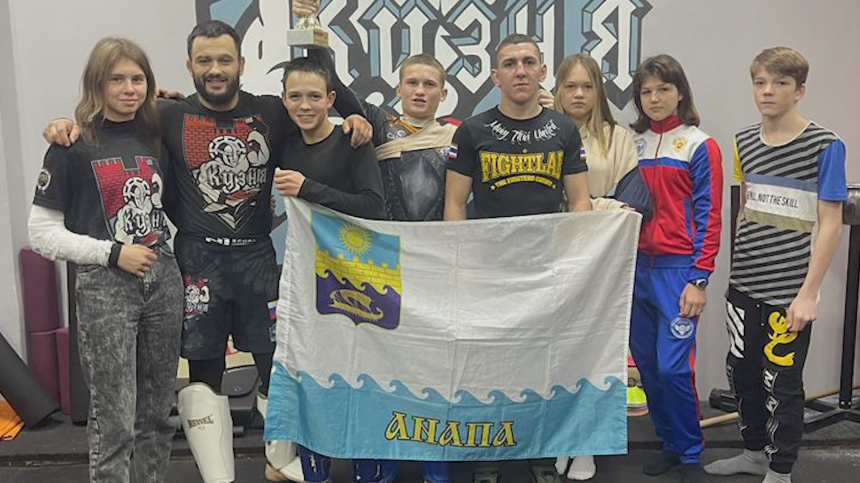 Сборная Анапы победила на Первенстве и Кубке края по всестилевому карате