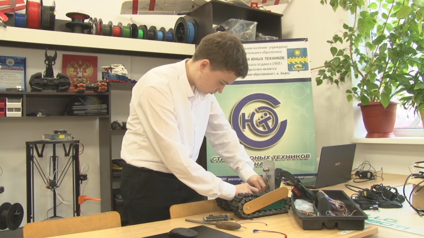 Анапский девятиклассник покорил Санкт-Петербург на соревнованиях по робототехнике