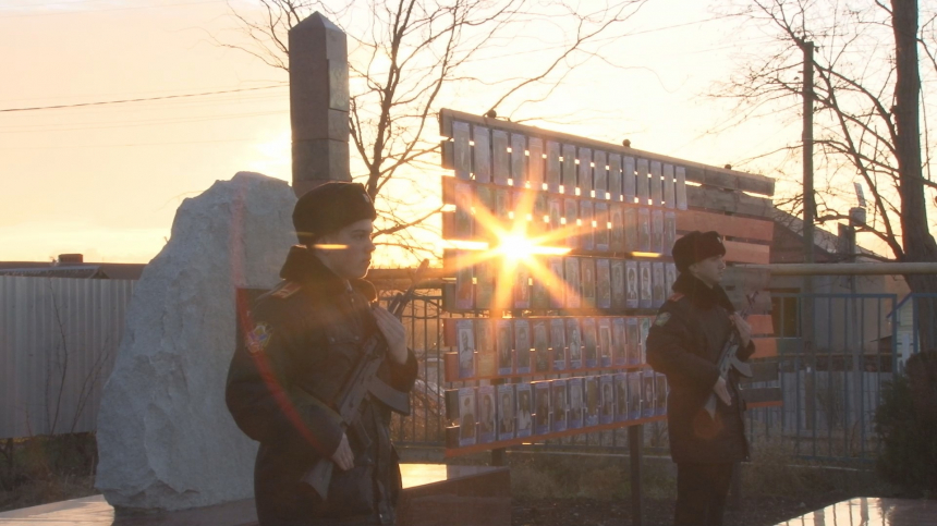 В Кадетской школе Анапы прошёл митинг в честь Дня Неизвестного солдата