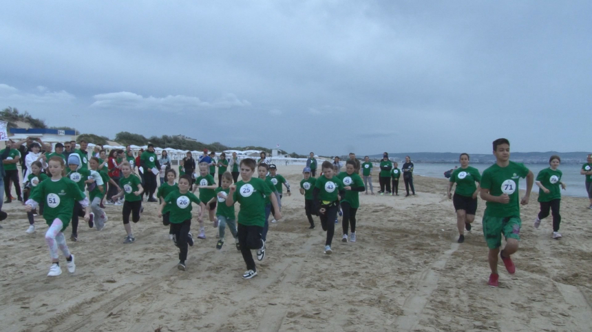Солнце, свежий воздух и море - Анапчане приняли участие в забеге по песку