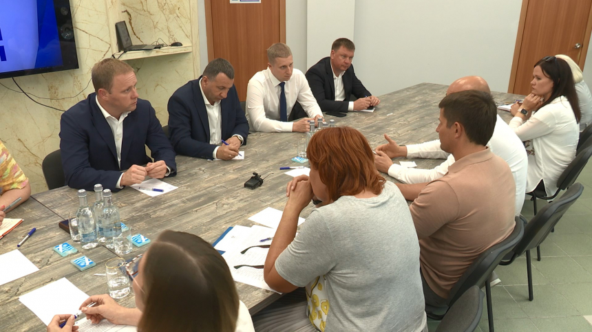 Василий Швец провел встречу с депутатами ЗСК, представляющими Анапу