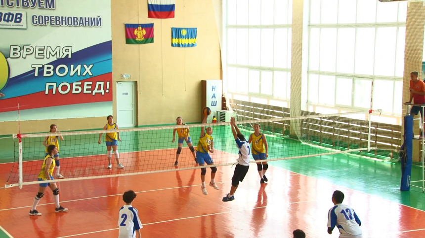 Детский волейбольный турнир собрал в Анапе 16 команд со всей России