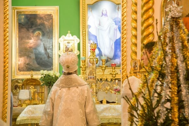 В светлый праздник Рождества Христова во всех православных храмах Анапы проходят праздничные богослужения
