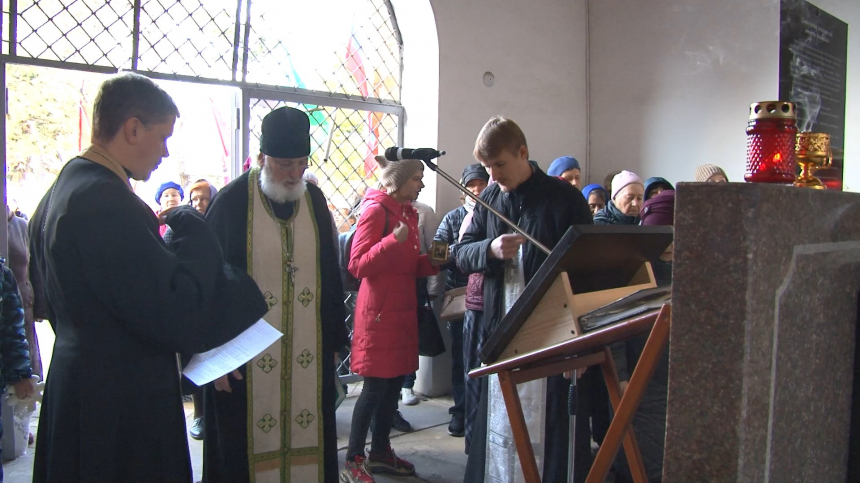  В молебне у «Русских ворот» в Анапе принял участие военный священник отец Михаил