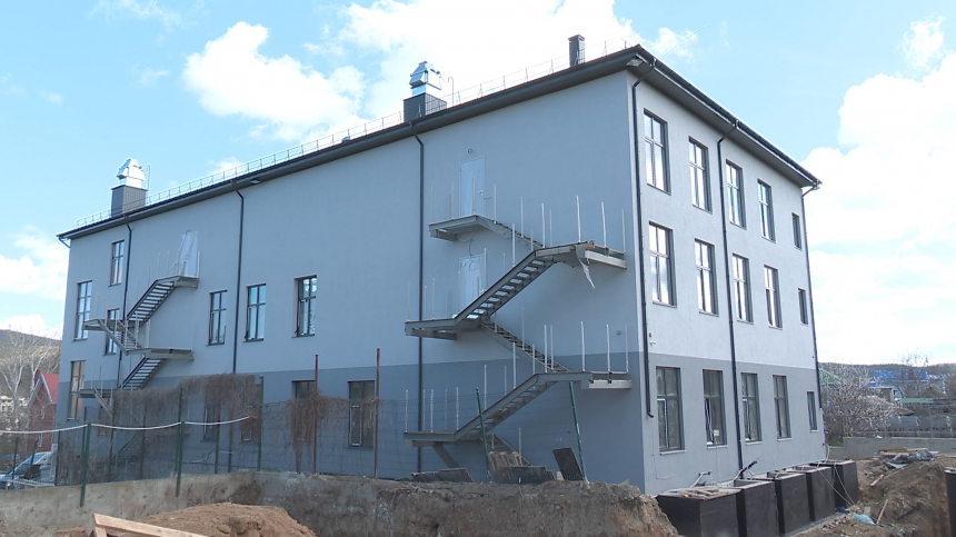 До конца апреля специалисты завершат строительство Дома Культуры в селе Сукко