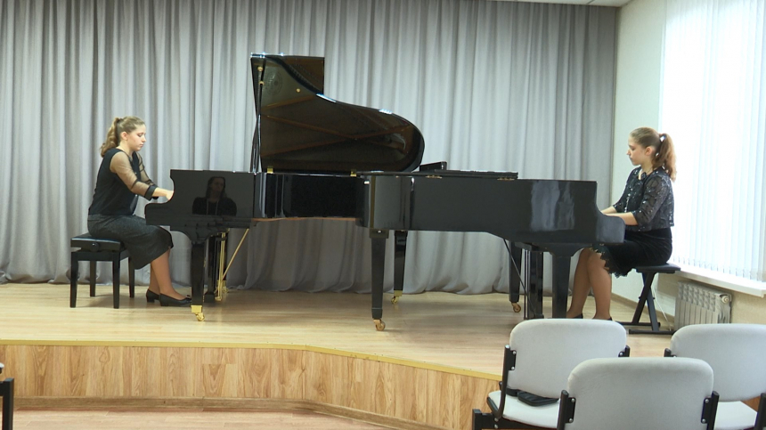 Детская школа искусств в станице Гостагаевская сегодня  представила новый концертный рояль