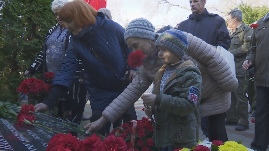 Память солдат, погибших в вооруженном конфликте в Чечне, почтили в Сквере Боевой славы