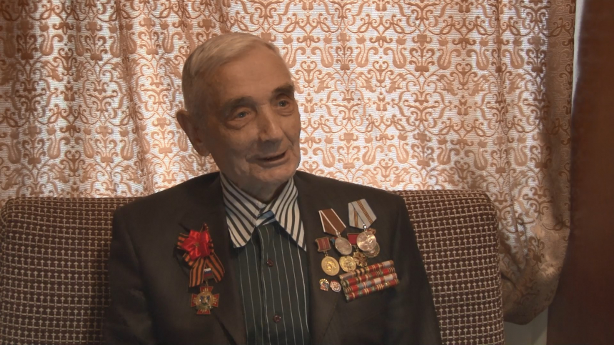 Спикер краевого парламента поздравил ветерана из Анапы с Днём Победы