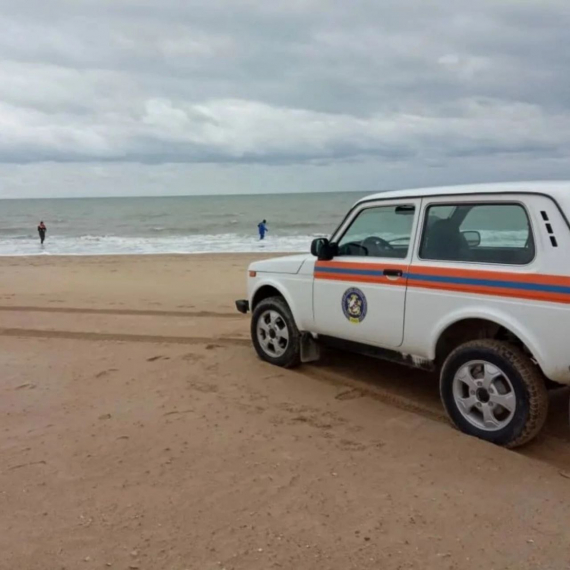 Спасатели не разрешили оборудовать купель на пляже в Благовещенской