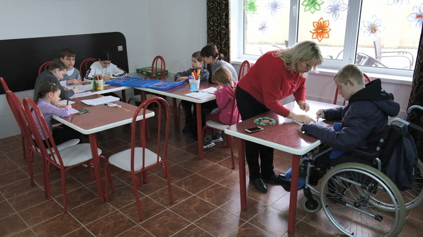 Забота о каждом. В Анапе проводят занятия для детей с ОВЗ из Херсонской области