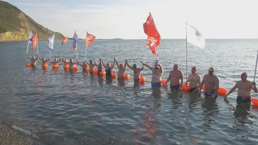 В Анапу прибыли участники заплыва Памяти «Доплыть до Победы»