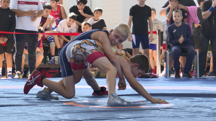 В Анапе прошел традиционный турнир по греко-римской борьбе имени Василия Самарчиева