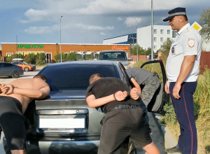 Авто-жулики: анапские полицейские задержали подозреваемых в серии краж