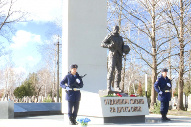 Памятник погибшим участникам СВО открыли в Анапе